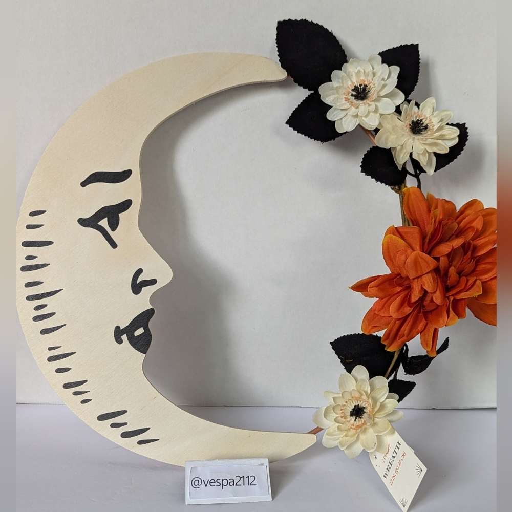 Target Bullseye Playground Halloween Moon Wreath Black & Orange Flower